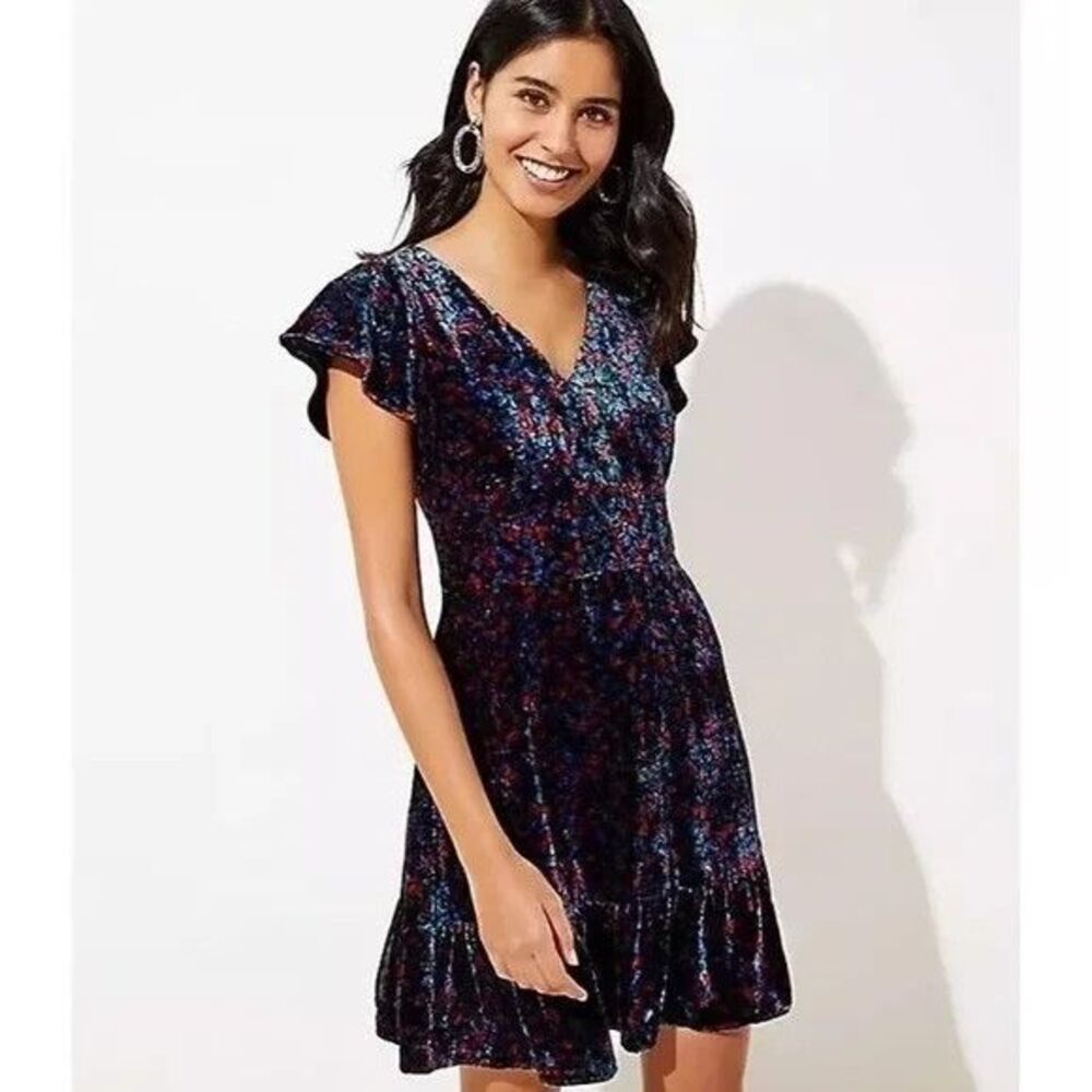 Loft Crushed Velvet Dark Floral Flutter Sleeve Mini Dress Size 8 M Dainty Party